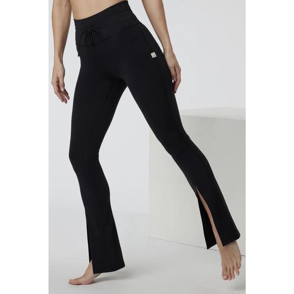 Vuori Women's Daily Split Flare Pants Large Black Stretch Activewear Athleisure - Picture 1 of 13